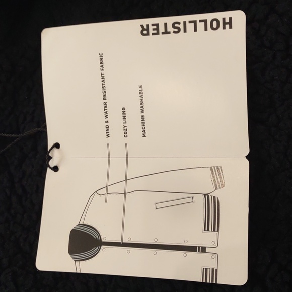 HOLLISTER COZY VARSITY JACKET. - Picture 17 of 17